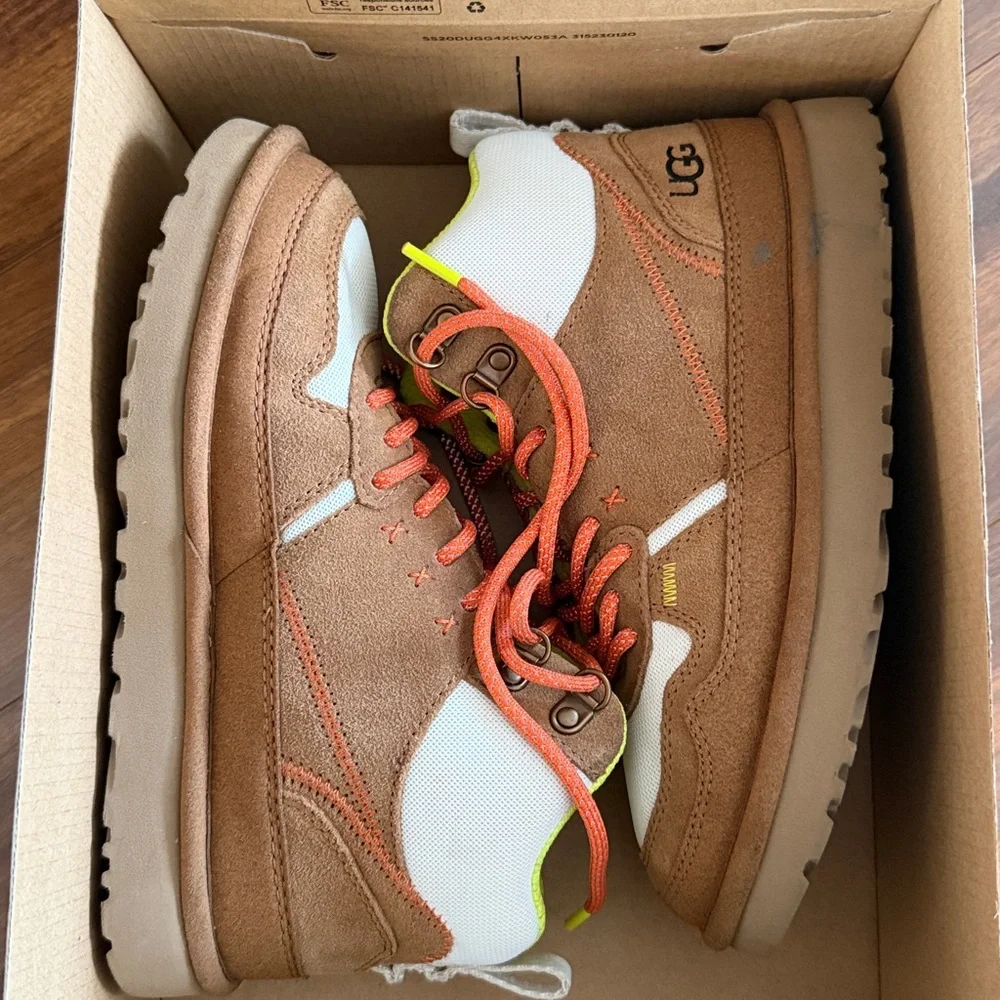 UGG Women’s Highland Hi Heritage Boots - Picture 2 of 4